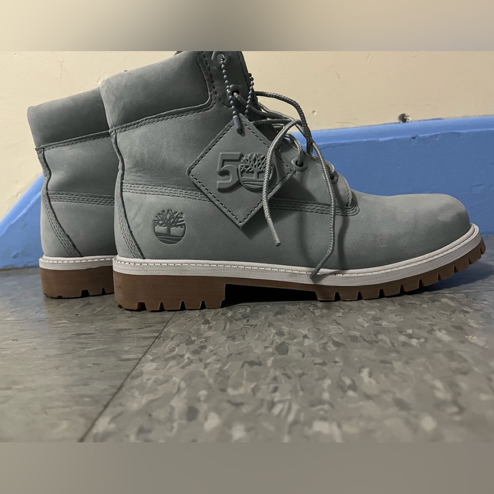 Men’s grey timbs